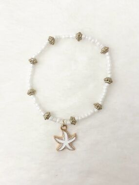 5/$15 🩷 MUST BUNDLE White Beaded Starfish Charm Bracelet